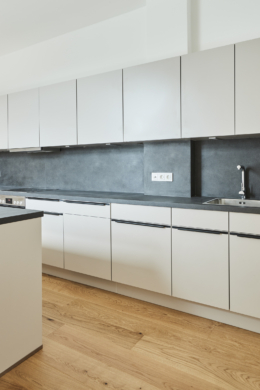 Einbauküche_ - 4,5-Zimmerwohnung mit Einbauküche in Hannover Linden – Aufwendig saniert