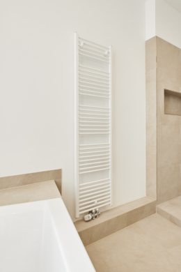 Badezimmer Details_2 - 4,5-Zimmerwohnung mit Einbauküche in Hannover Linden – Aufwendig saniert