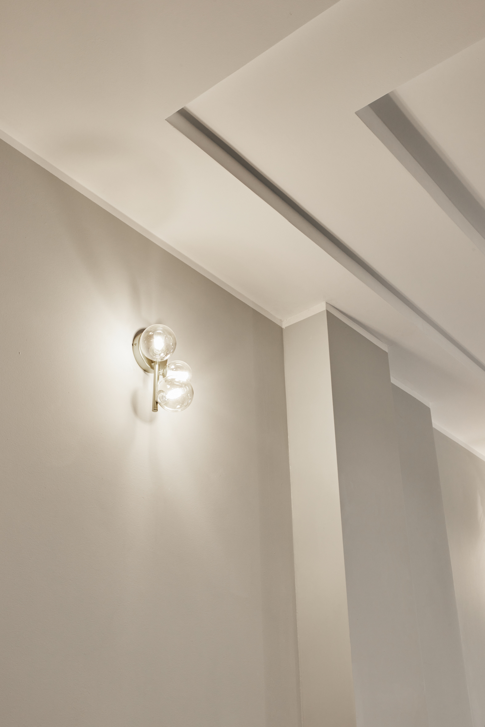 Treppenhaus - 4,5-Zimmerwohnung mit Einbauküche in Hannover Linden – Aufwendig saniert