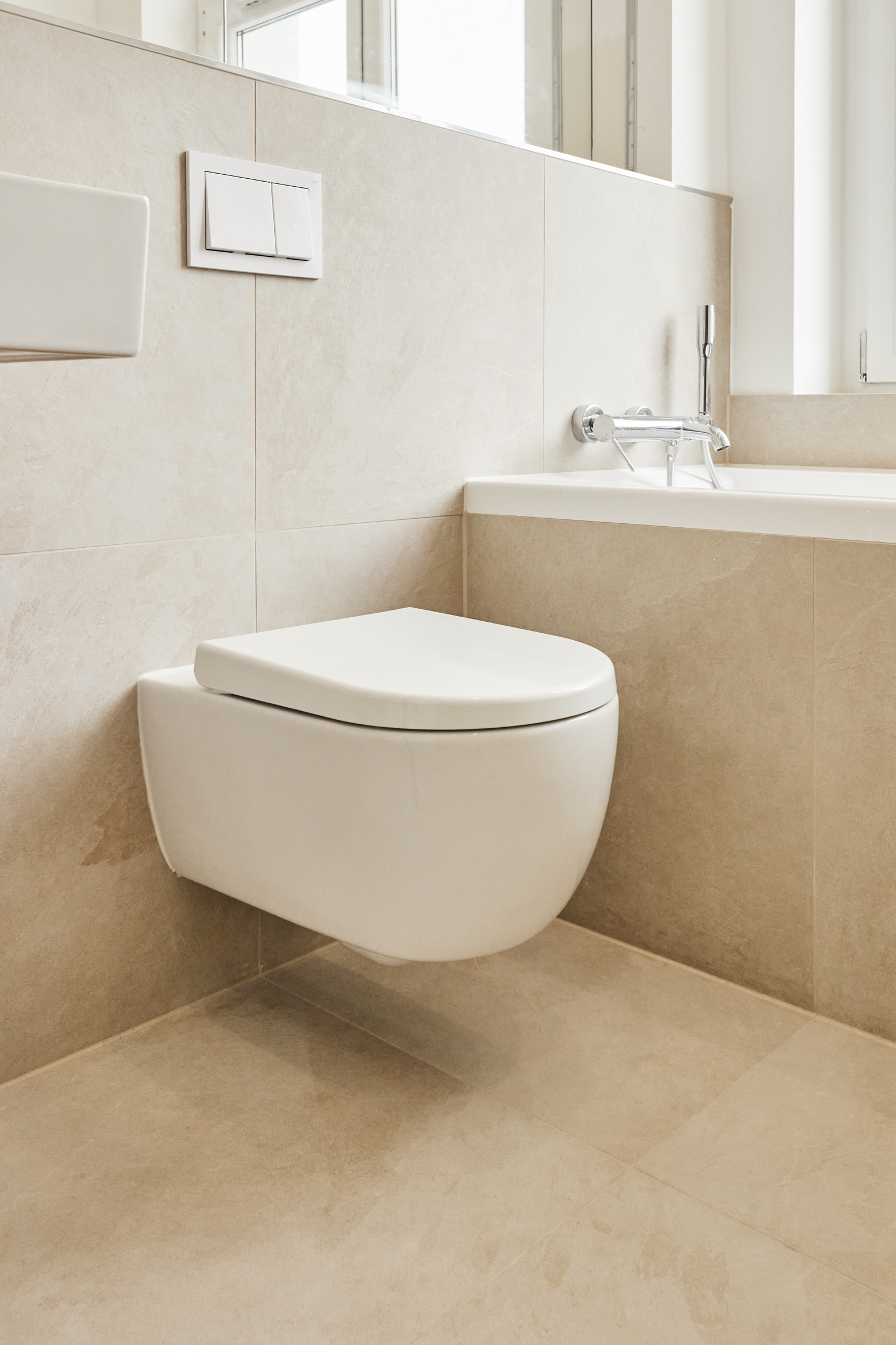 Badezimmer Detail - 4,5-Zimmerwohnung mit Einbauküche in Hannover Linden – Aufwendig saniert