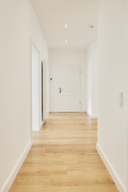 Flur_ - 4,5-Zimmerwohnung mit Einbauküche in Hannover Linden – Aufwendig saniert