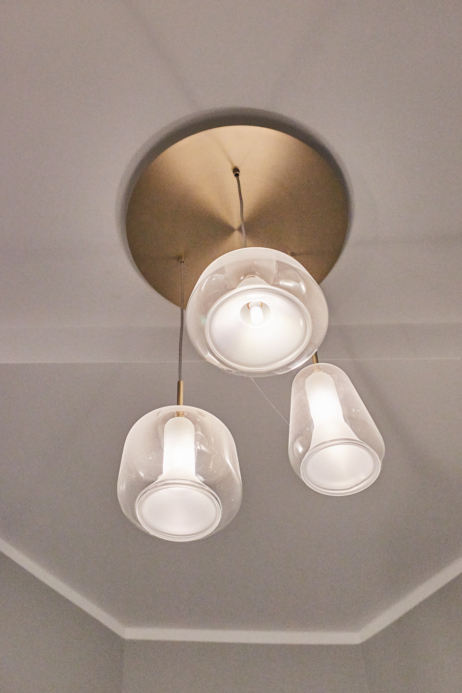 Detail-lights - *VERKAUFT*Hochwertige Dachgeschosswohnung mit Einbauküche und großem Tageslichtbad