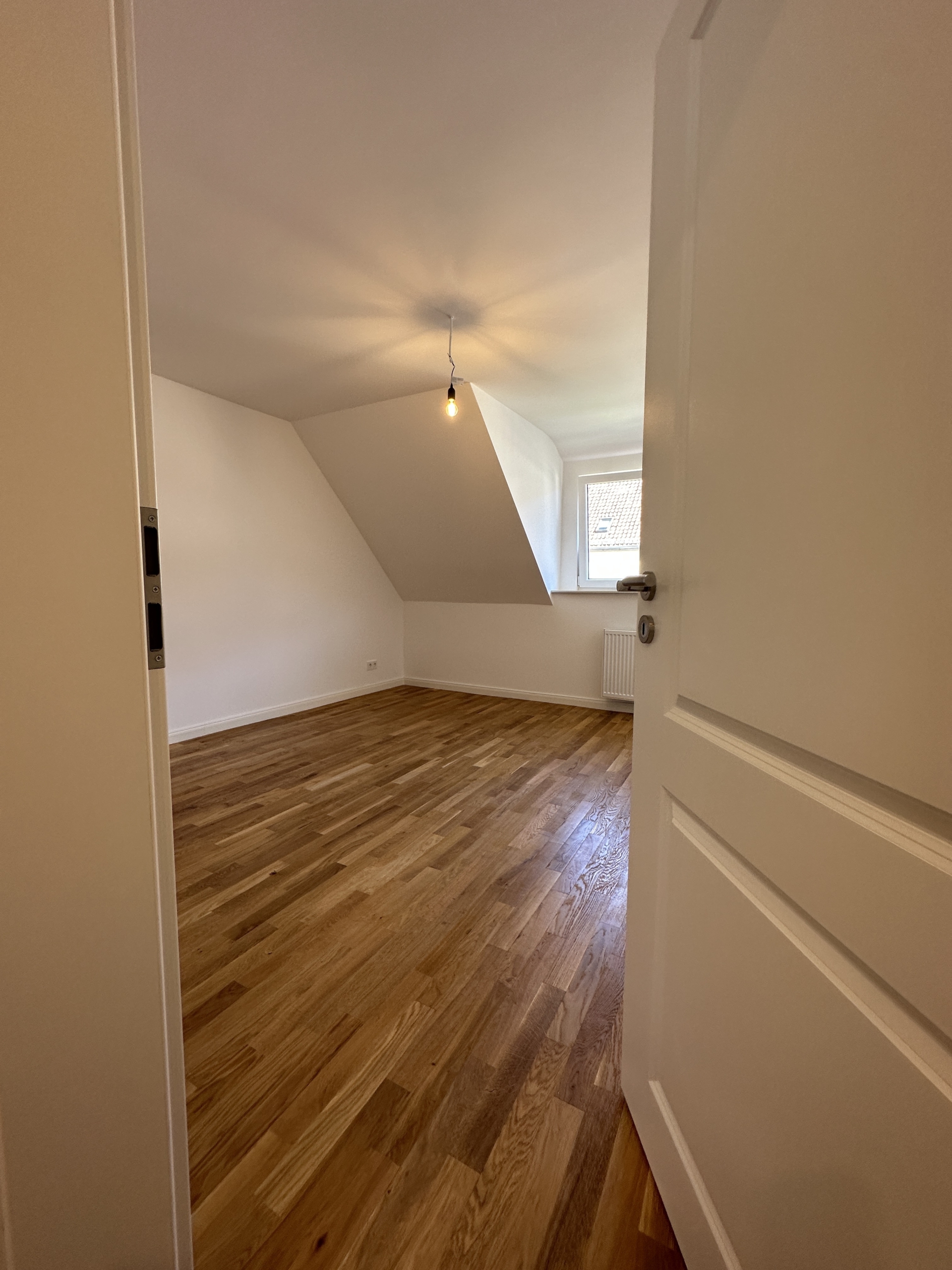 Blick ins Schlafzimmer - Vollsanierte 2-Zimmerwohnung mit hochwertiger Einbauküche in Bestlage Hildesheim