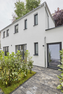 Remise Außenansicht_Zugang - **RESERVIERT**-Remise mit höchster Ausstattung auf 2 Etagen und Terrasse