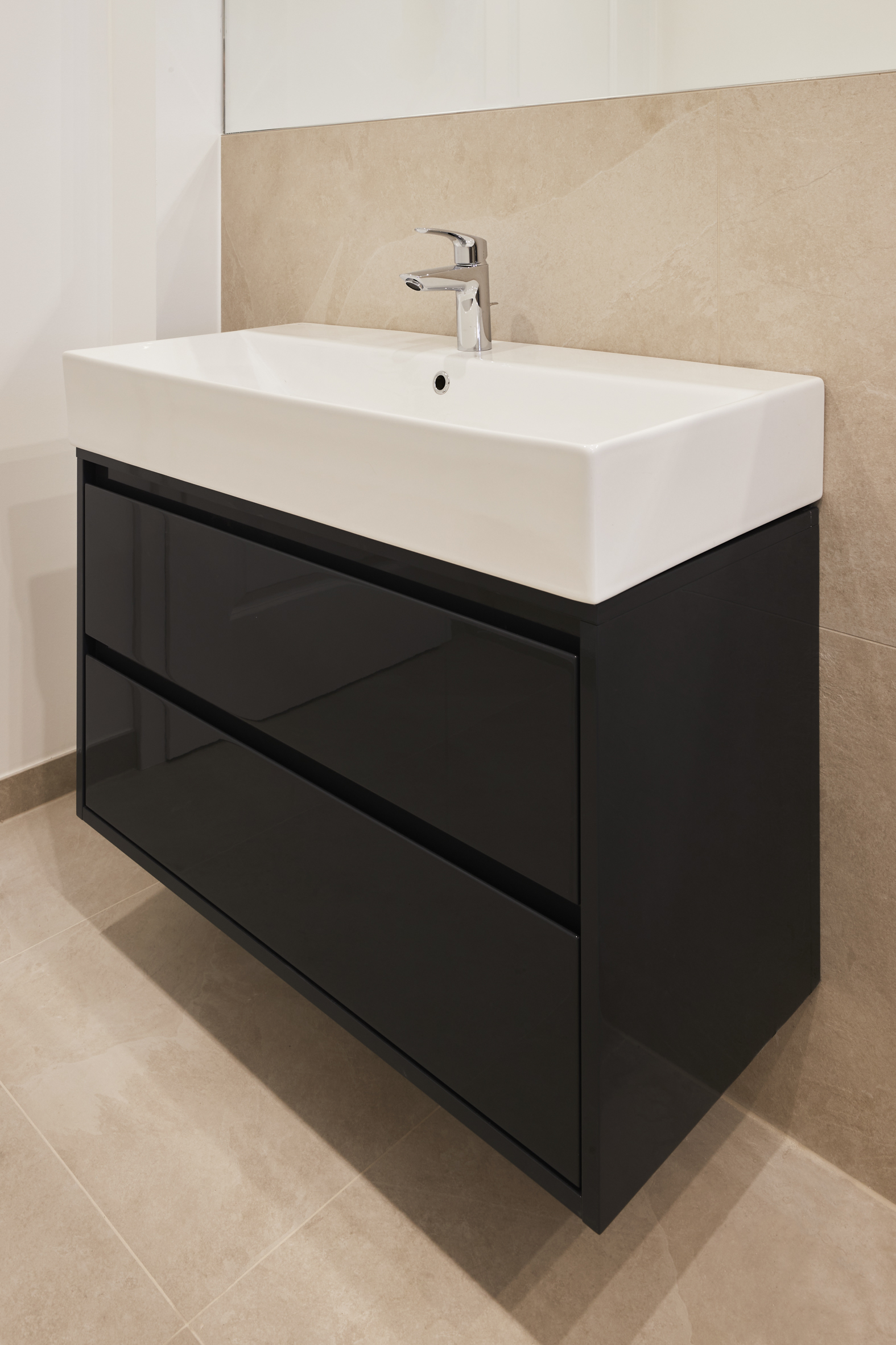 Detail_Badezimmer - **RESERVIERT**-Remise mit höchster Ausstattung auf 2 Etagen und Terrasse