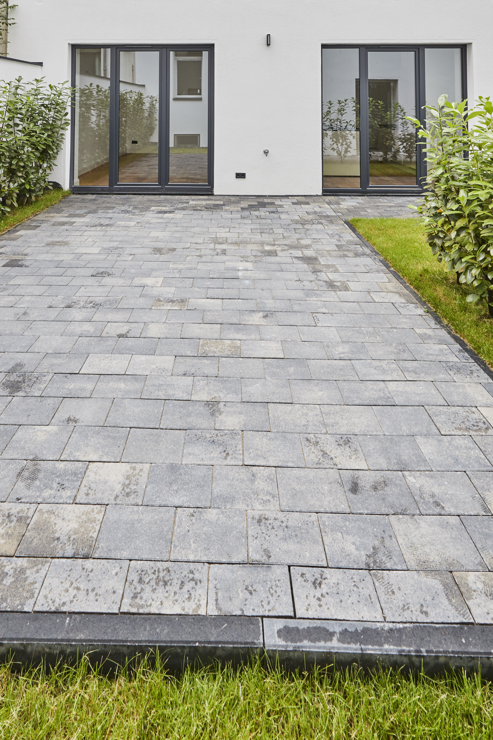 Terrasse - **RESERVIERT**-Remise mit höchster Ausstattung auf 2 Etagen und Terrasse