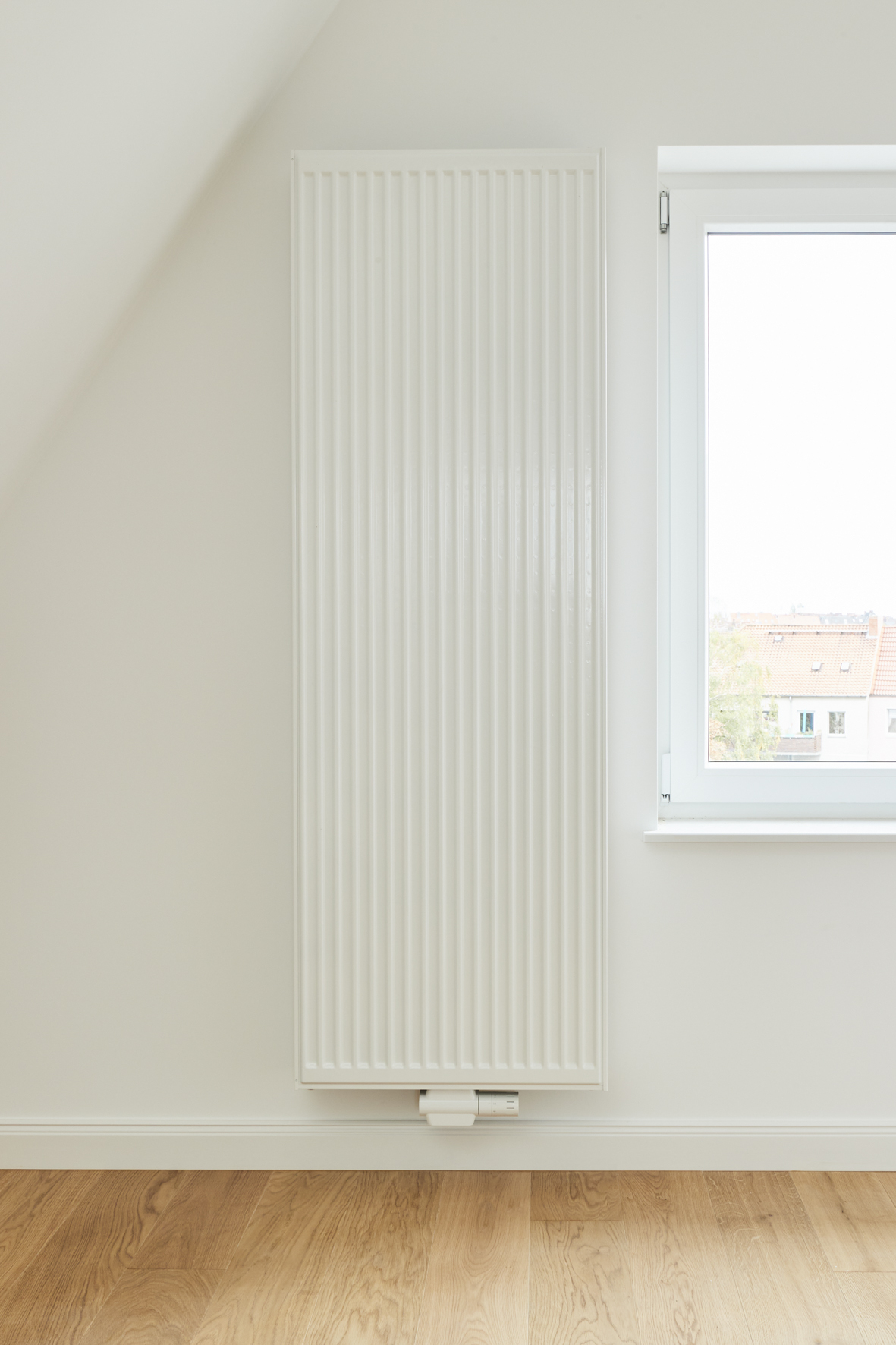 Detail-Heizung - *verkauft*Großzügige Maisonettewohnung mit Eiche-Echtholzparkett in der Nordstadt