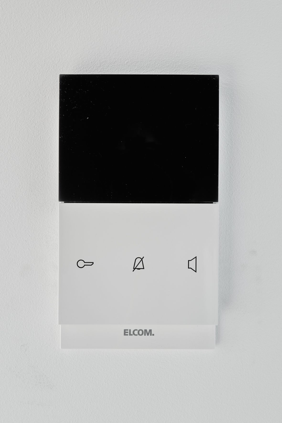 Detail-Gegensprechanlage - *verkauft*Großzügige Maisonettewohnung mit Eiche-Echtholzparkett in der Nordstadt