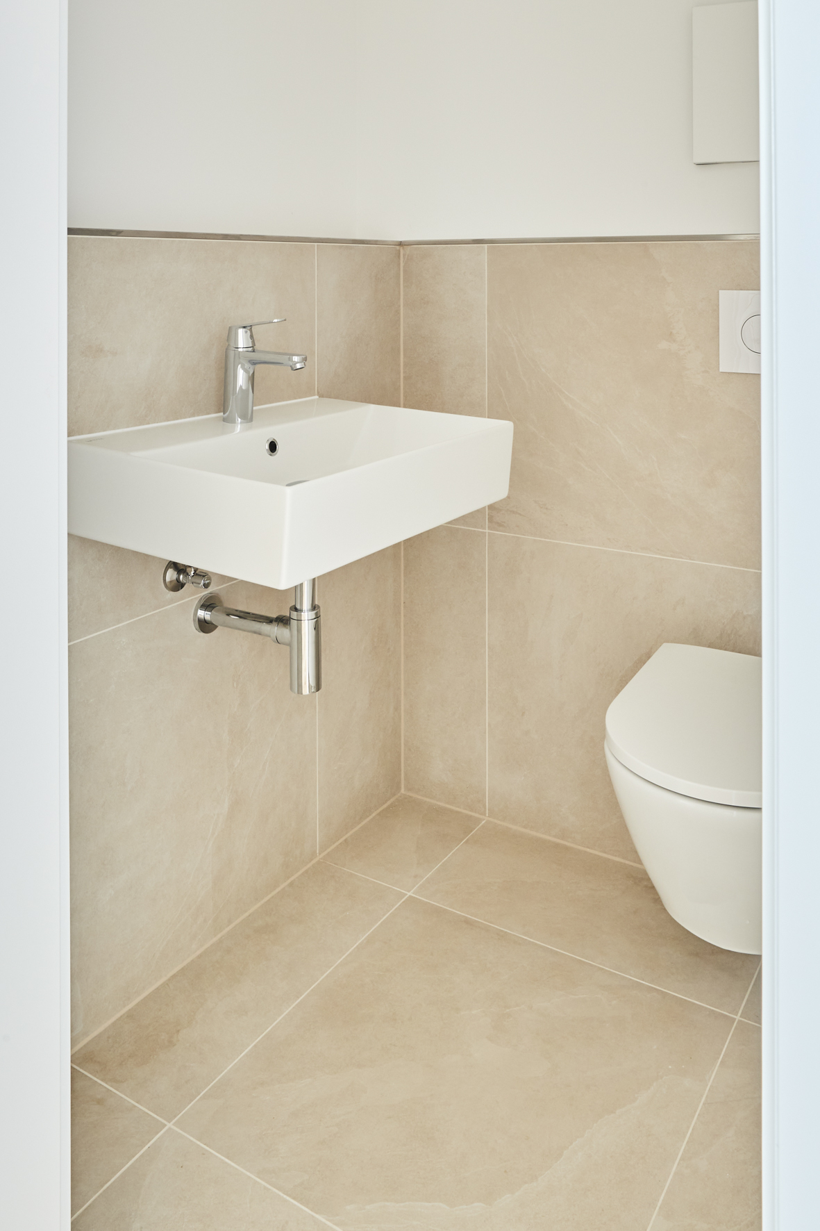 Gäste WC - *verkauft*Großzügige Maisonettewohnung mit Eiche-Echtholzparkett in der Nordstadt