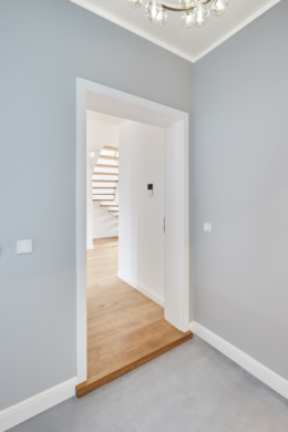 Zugang zur Wohnung - *verkauft*Großzügige Maisonettewohnung mit Eiche-Echtholzparkett in der Nordstadt