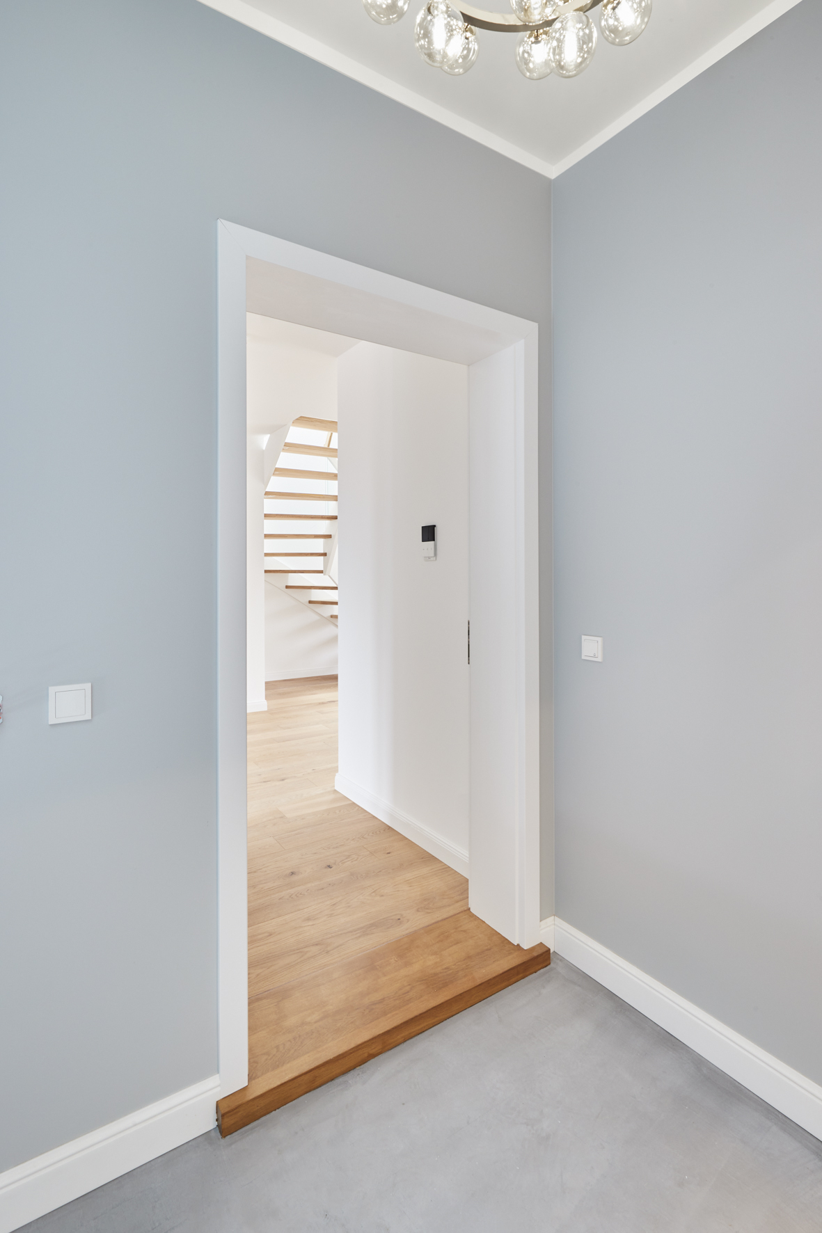 Zugang zur Wohnung - *verkauft*Großzügige Maisonettewohnung mit Eiche-Echtholzparkett in der Nordstadt