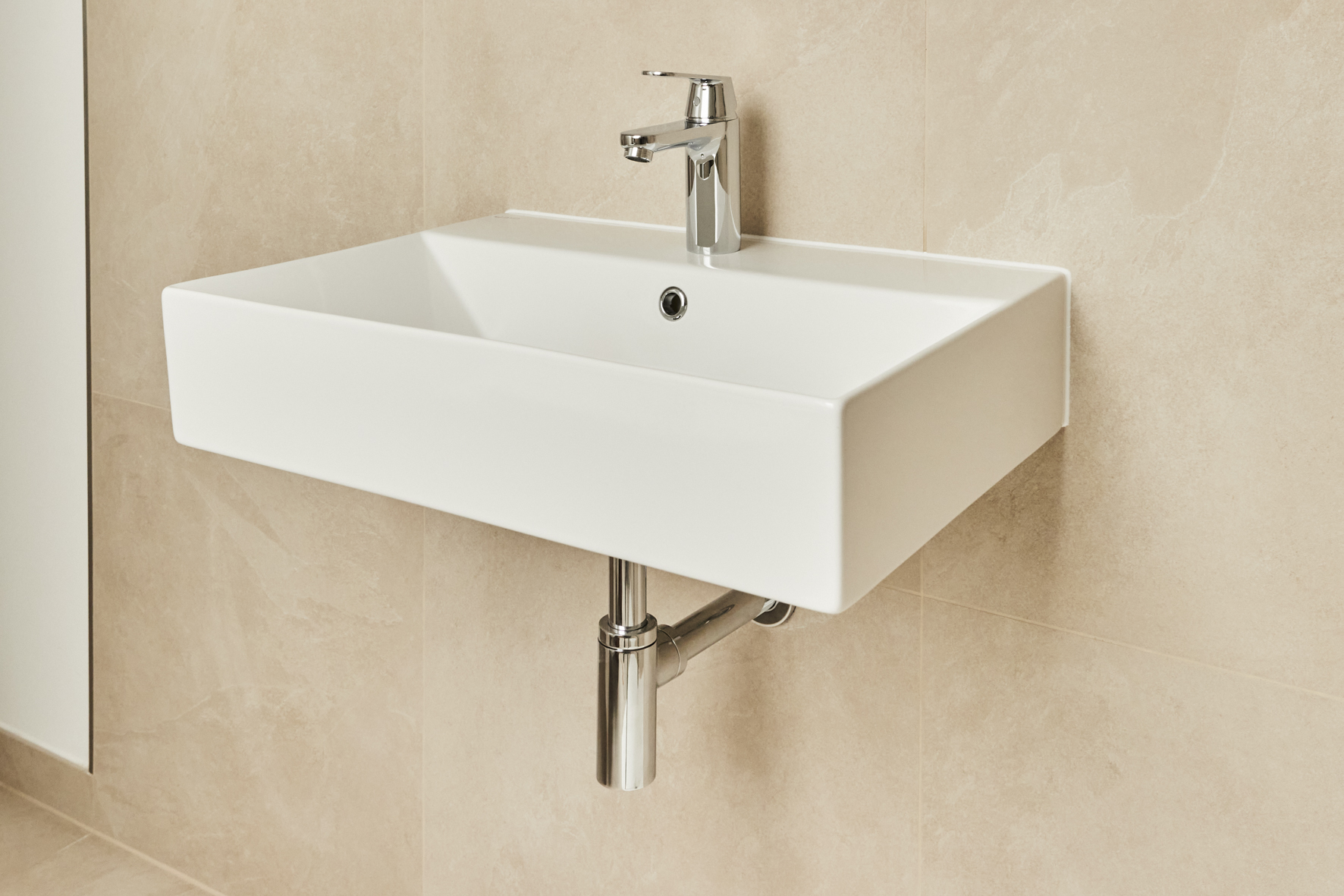 Badezimmer_2 - *verkauft*Großzügige Maisonettewohnung mit Eiche-Echtholzparkett in der Nordstadt