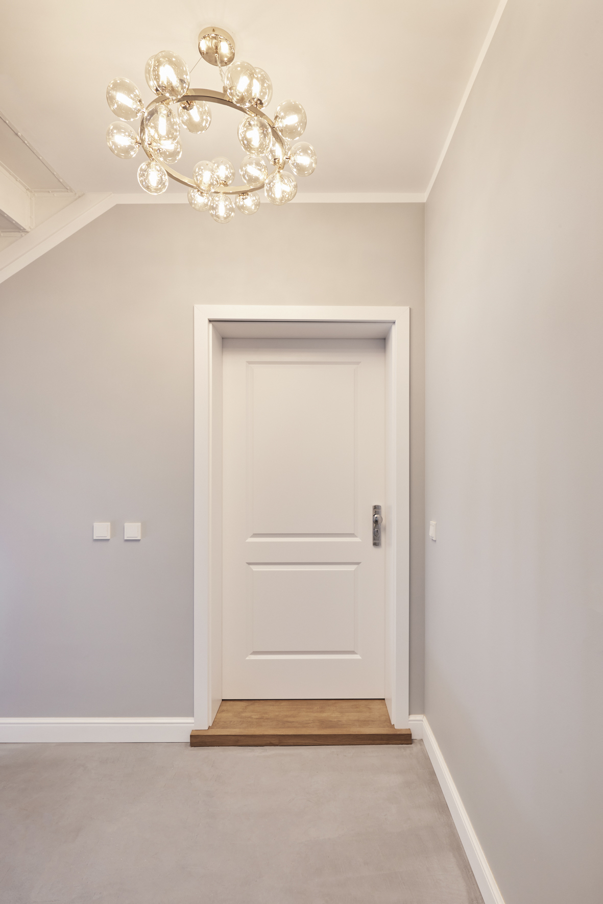 VHDetail lampe - *verkauft*Großzügige Maisonettewohnung mit Eiche-Echtholzparkett in der Nordstadt