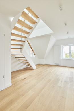 Treppe nach oben - *verkauft*Großzügige Maisonettewohnung mit Eiche-Echtholzparkett in der Nordstadt