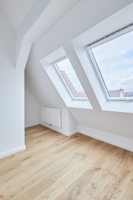 Zimmer Obergeschoss_ - *verkauft*Großzügige Maisonettewohnung mit Eiche-Echtholzparkett in der Nordstadt