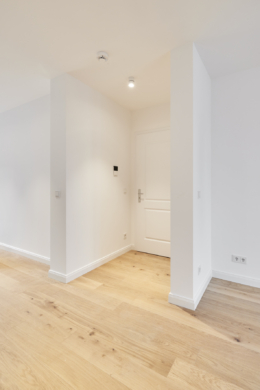 Flur - *verkauft*Großzügige Maisonettewohnung mit Eiche-Echtholzparkett in der Nordstadt