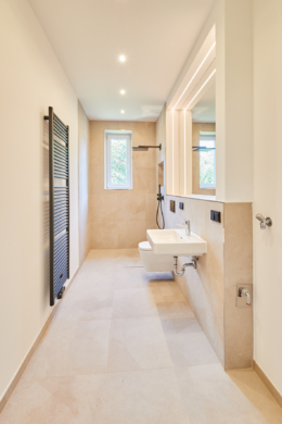 Badezimmer - *Reserviert* Sanierte 3-Zimmerwohnung mit Balkon und Einbauküche