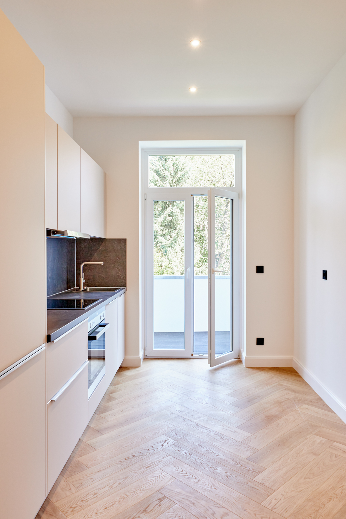 Küche - *Reserviert* Sanierte 3-Zimmerwohnung mit Balkon und Einbauküche