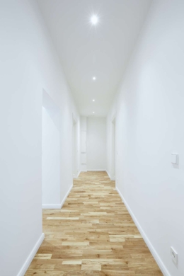 Flur vom Eingang - Sofort bezugsfreie sanierte 3-Zimmer-Wohnung im Altbau in Schöneberg