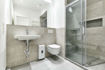 Badezimmer - Sofort bezugsfreie sanierte 3-Zimmer-Wohnung im Altbau in Schöneberg