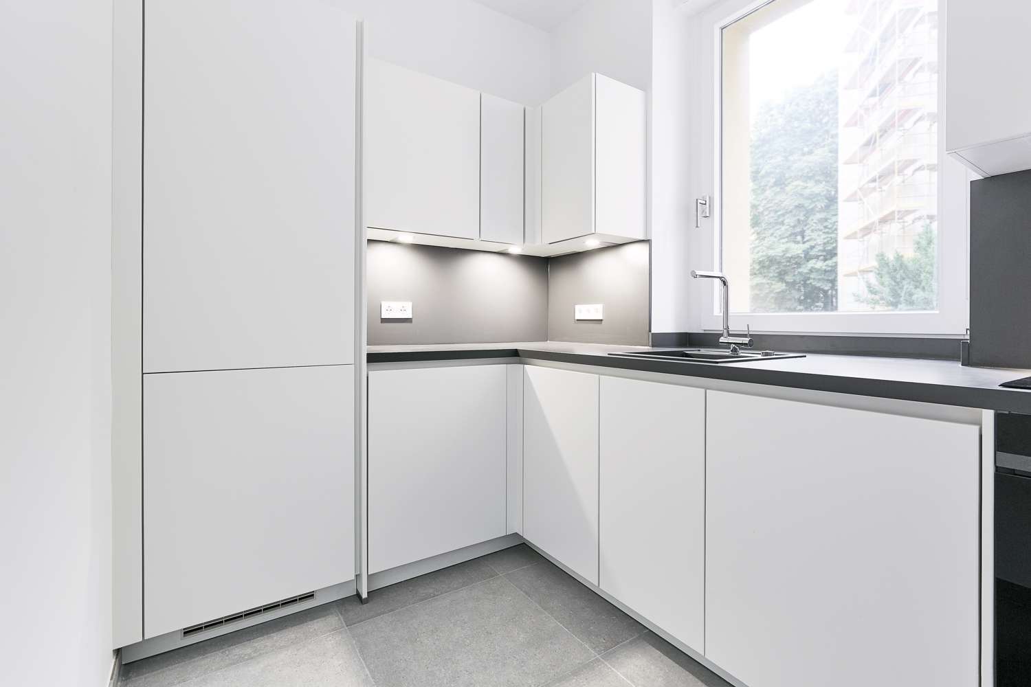 Küche - Sofort bezugsfreie sanierte 3-Zimmer-Wohnung im Altbau in Schöneberg