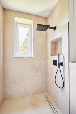 Duschbereich - Hochwertigster Wohntraum mit 3-Zimmern, Balkon und Einbauküche in der Südstadt