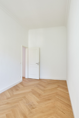 Zimmer - *Verkauft*Sanierte 2-Zimmerwohnung mit großer Küche und Balkon in Bestlage Hannover List