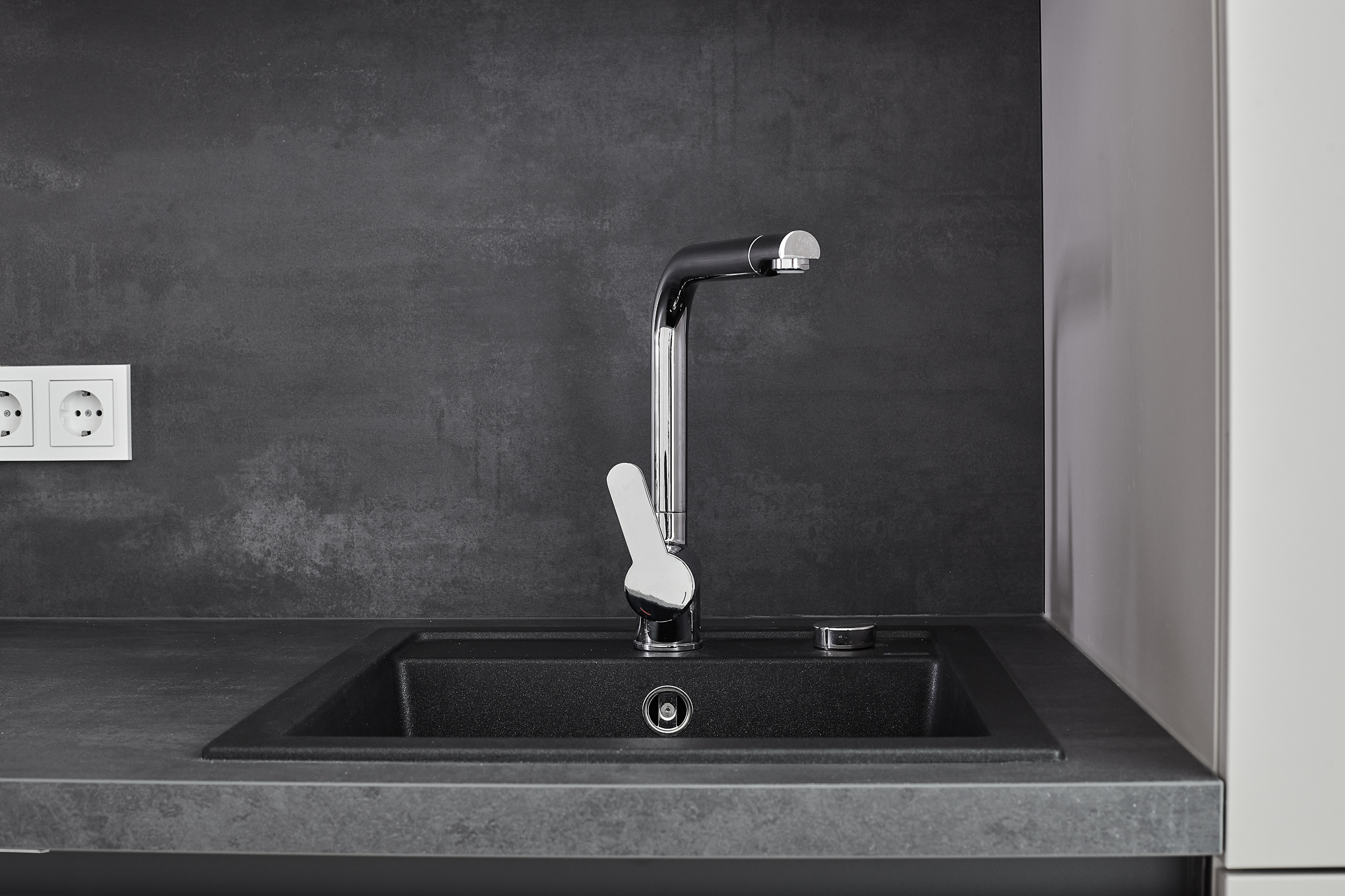 Küche - Details_ - *Verkauft*Sanierte 2-Zimmerwohnung mit großer Küche und Balkon in Bestlage Hannover List