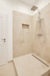Höchster Wohnkomfort - Kernsanierte 5-Zimmerwohnung mit Einbauküche in Hannover Linden - Badezimmer-Dusche