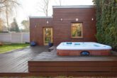 Familien aufgepasst - Architektur trifft auf höchsten Komfort mit Saunahaus und Whirlpool - Jacuzzi und Saunahaus