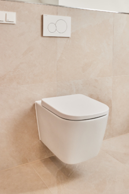 Badezimmer-Detail - **verkauft**Dachgeschosswohnung mit Einbauküche und großem Tageslichtbad mit Badewanne und Dusche