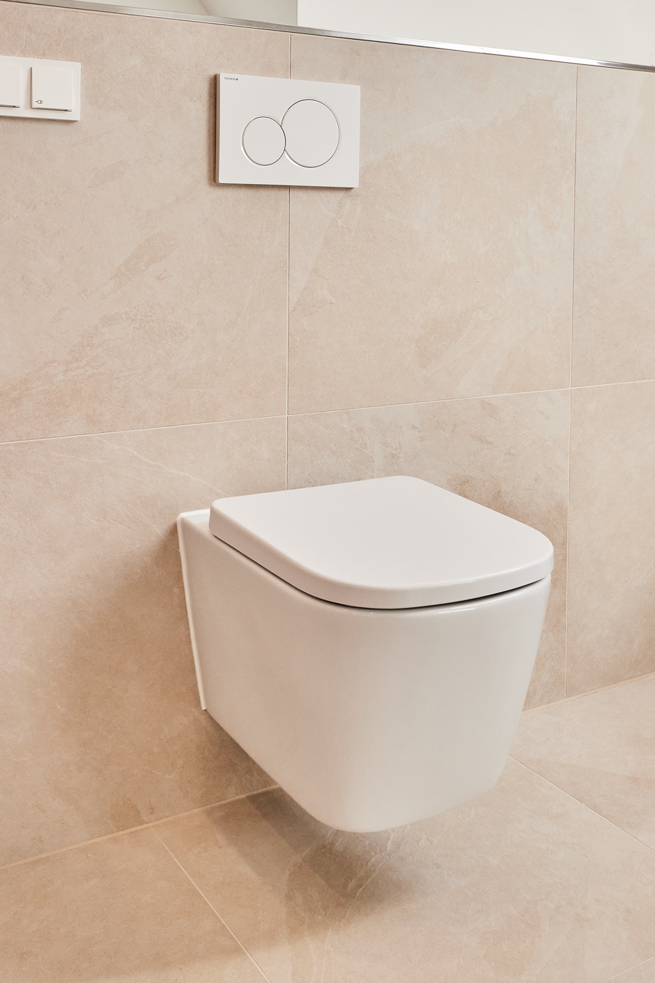 Badezimmer-Detail - **verkauft**Dachgeschosswohnung mit Einbauküche und großem Tageslichtbad mit Badewanne und Dusche