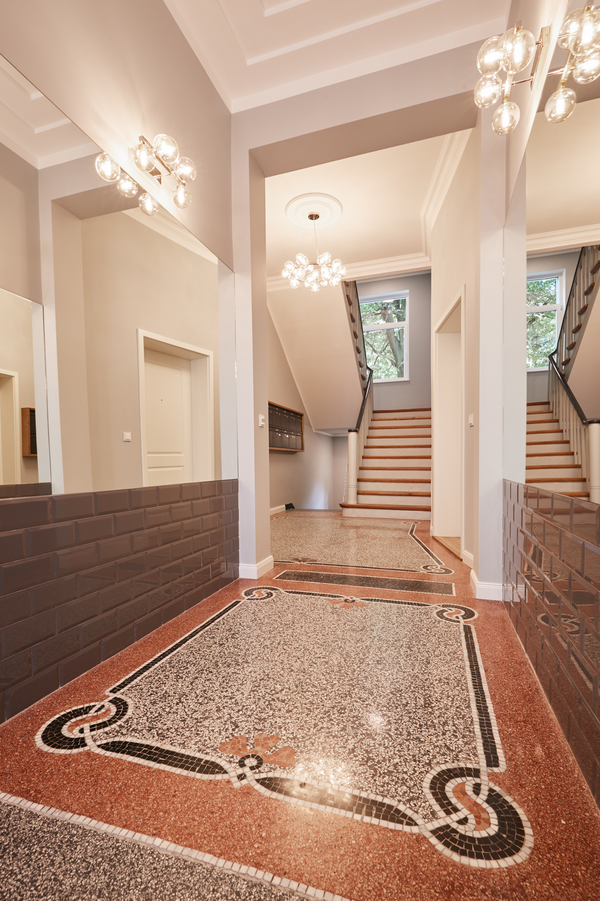 Treppenhaus_Eingang - **Reserviert**-Einzimmer Altbauwohnung mit Einbauküche und Balkon in Bestlage Hannover List