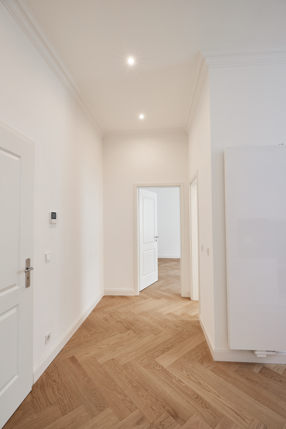 Flur - **Reserviert**-Einzimmer Altbauwohnung mit Einbauküche und Balkon in Bestlage Hannover List