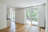 Traumhaftes Hochparterre 1-Zimmerapartment mit großem Balkon und Einbauküche in Bestlage Hannover - Wohn-Esszimmer_2