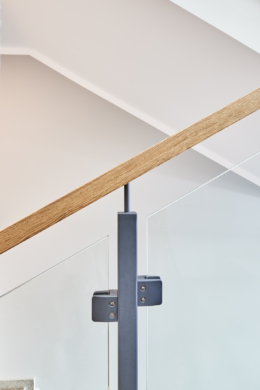 Ansicht Treppengeländer - Traumhaftes Hochparterre 1-Zimmerapartment mit großem Balkon und Einbauküche in Bestlage Hannover