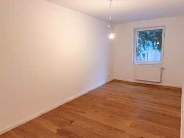 Schlafzimmer - Stilvoll sanierte 1-Zimmer-Wohnung in Toplage der List – Erstbezug mit Balkon & neuer Einbauküche