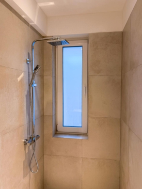 Badezimmer-Dusche - Stilvoll sanierte 1-Zimmer-Wohnung in Toplage der List – Erstbezug mit Balkon & neuer Einbauküche