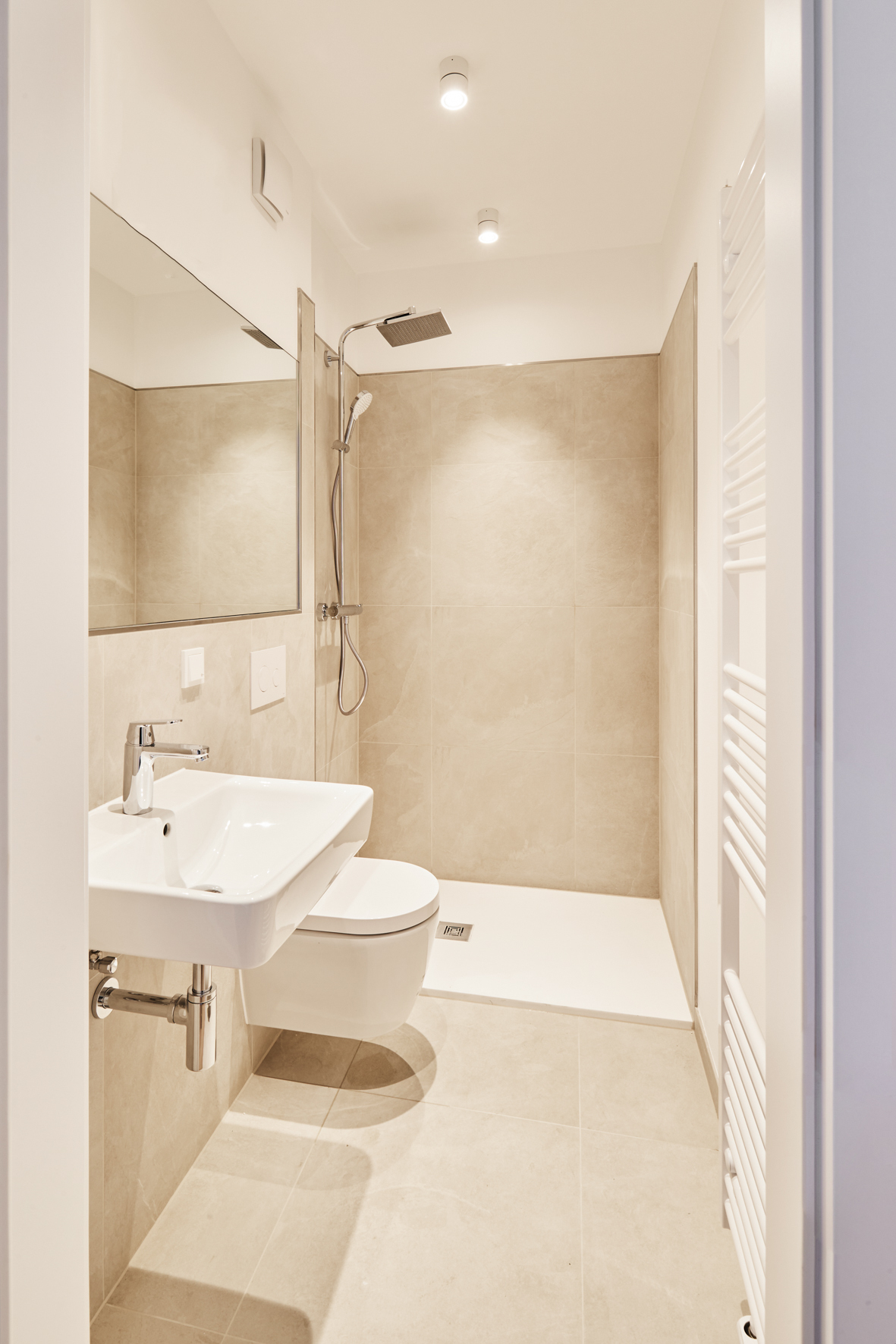 Badezimmer - **Verkauft**-Helle 2-Zimmerwohnung mit Echtholzboden und hochwertiger Einbauküche zum Erstbezug