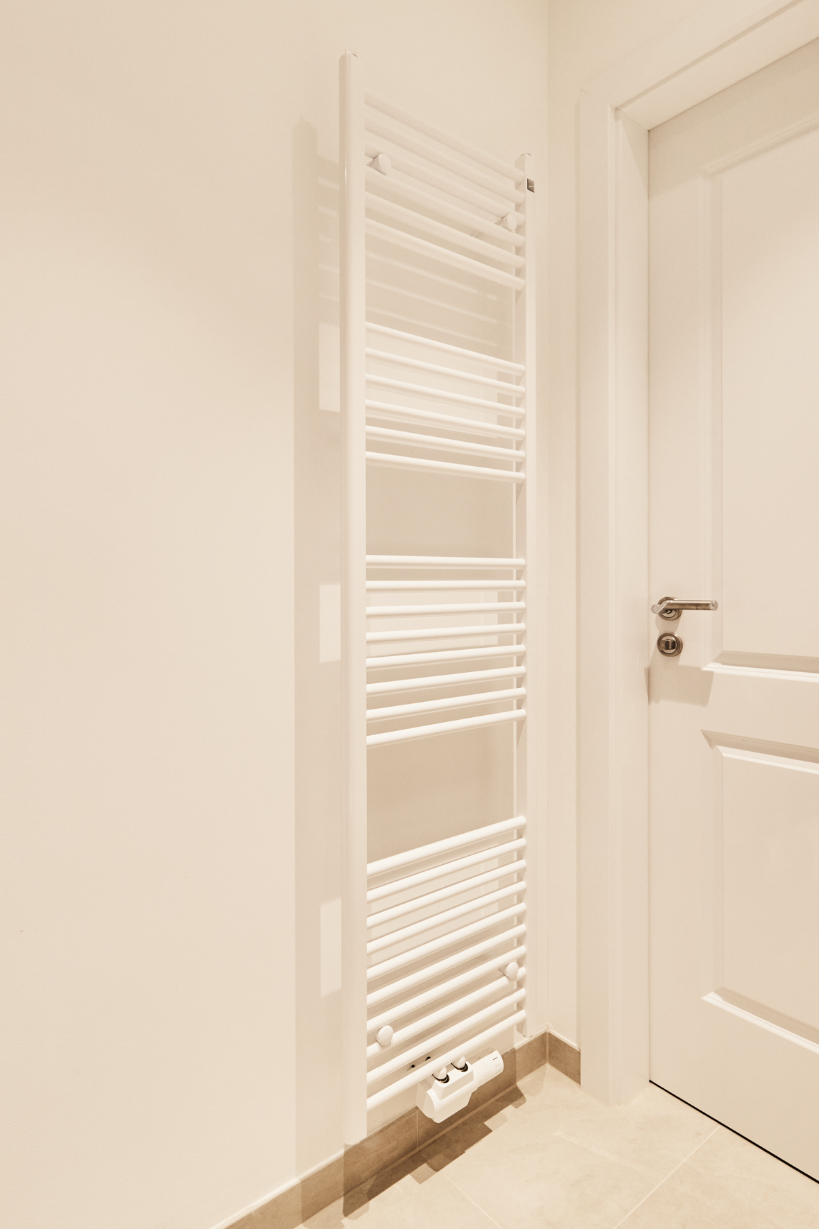 Badezimmer Detail_2 - **Verkauft**-Helle 2-Zimmerwohnung mit Echtholzboden und hochwertiger Einbauküche zum Erstbezug