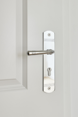 Detail Wohnungstür - **Verkauft**-Helle 2-Zimmerwohnung mit Echtholzboden und hochwertiger Einbauküche zum Erstbezug