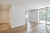 Traumhaftes 2-Zimmerapartment mit Balkon und Einbauküche in Bestlage Hannover - Wohn-Esszimmer