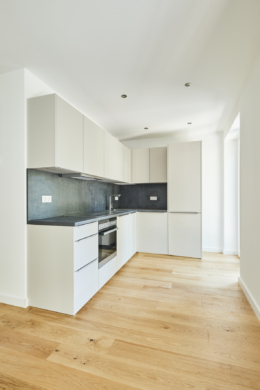 Einbauküche - Traumhaftes 2-Zimmerapartment mit Balkon und Einbauküche in Bestlage Hannover