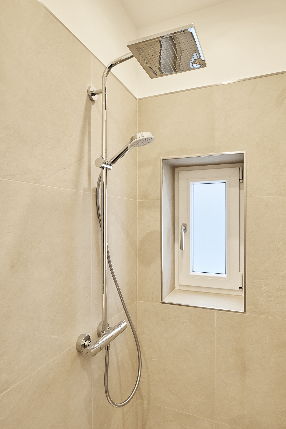 Detail Dusche - Modernes 2-Zimmer-Studio-Apartment zum Erstbezug in bester Lage der Nordstadt Hannover