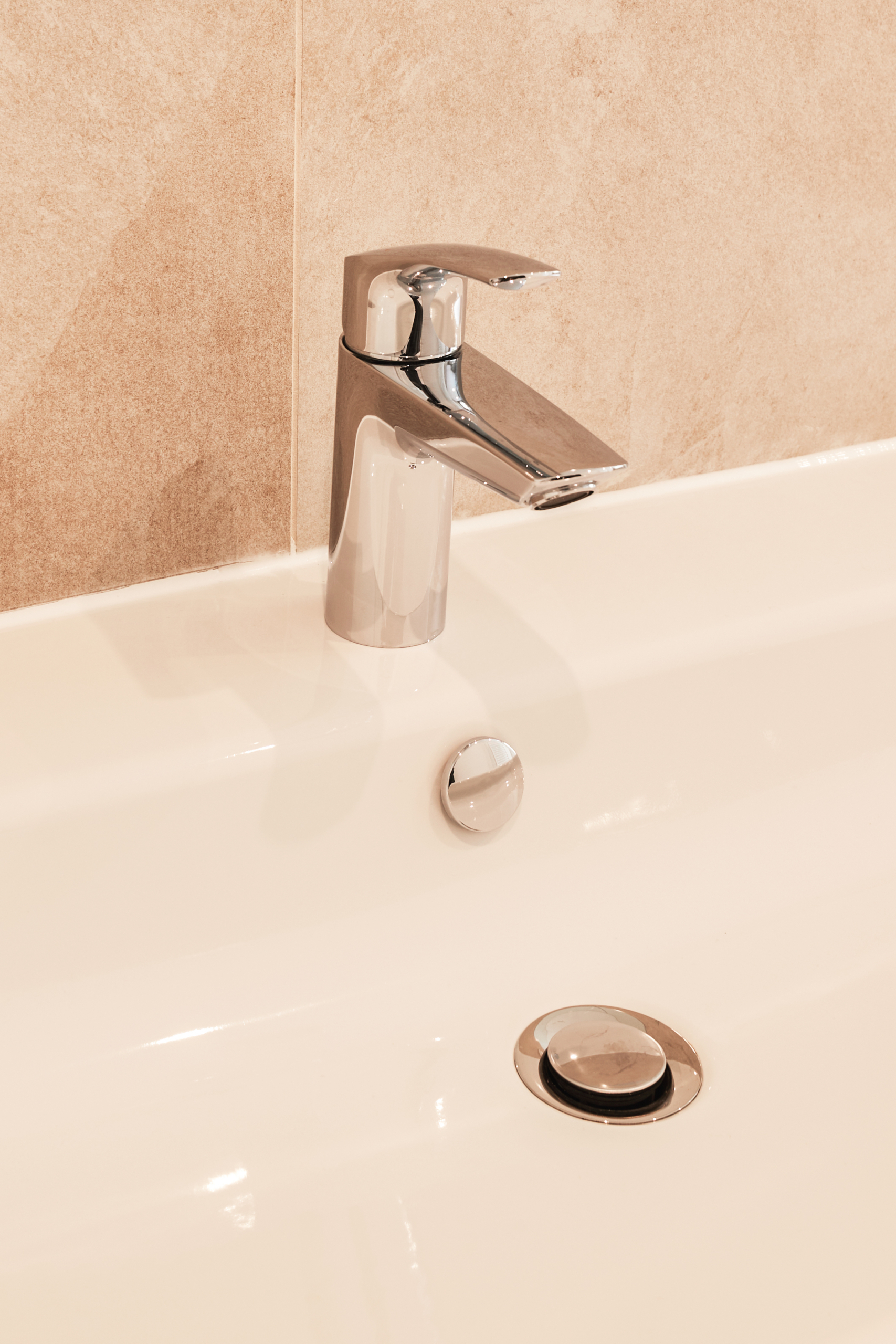 Grohe Armatur - Möblierte 2-Zimmer Wohnung inkl. Internet mit großem Tageslichtbad und Einbauküche in der List