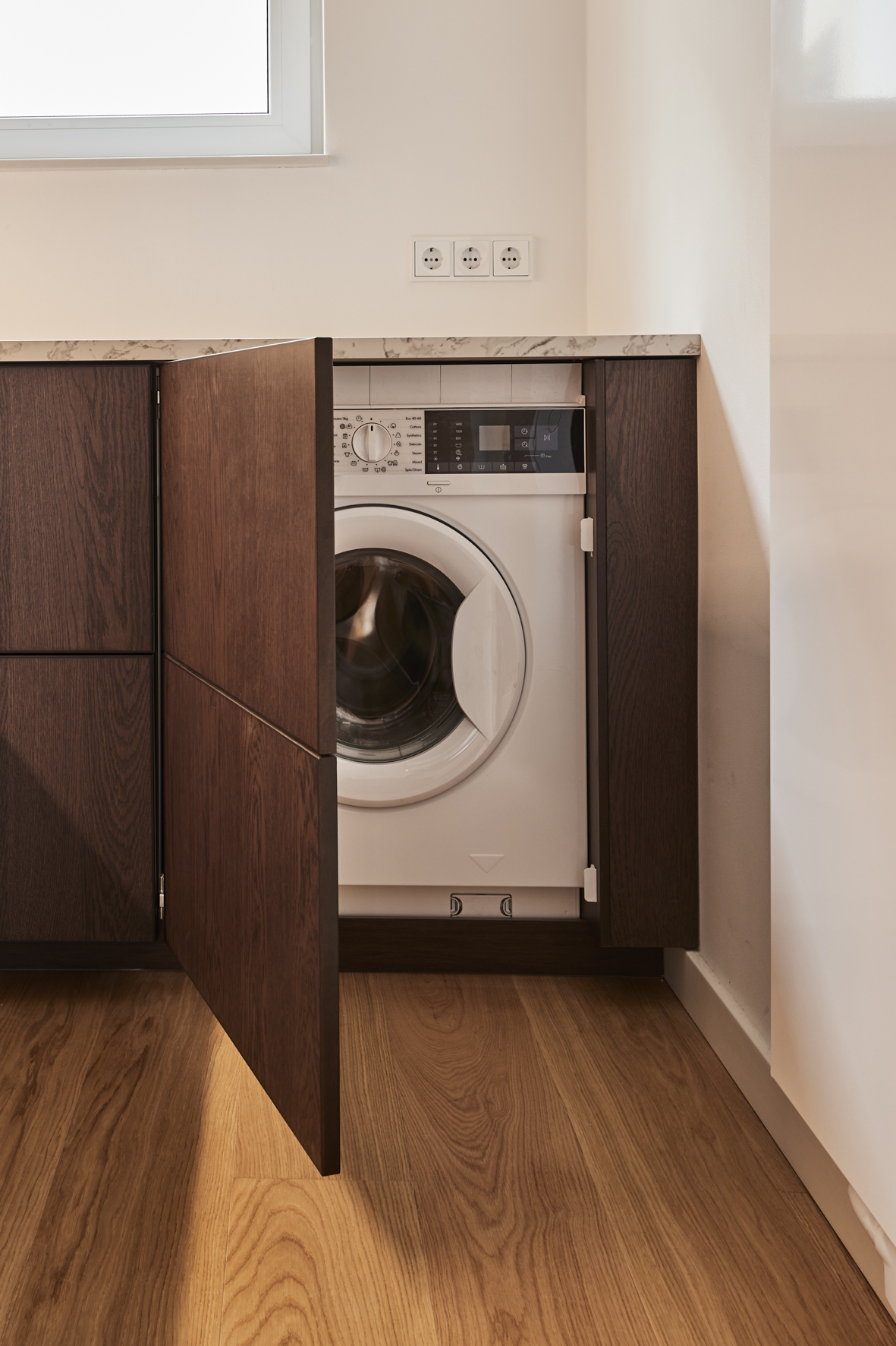Detail Küche WM - Erstbezug nach Sanierung – 3 Zimmerwohnung mit Balkon direkt zwischen Kudamm und dem Tiergarten