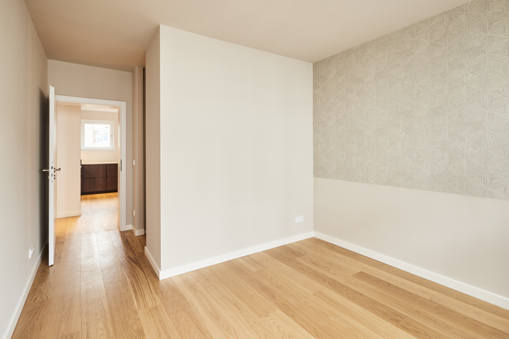 Erstbezug nach Sanierung – 3 Zimmerwohnung mit Balkon direkt zwischen Kudamm und dem Tiergarten