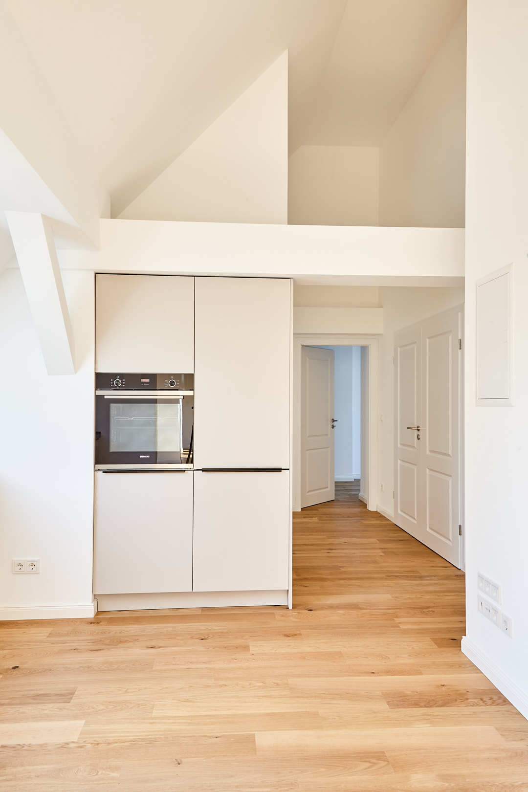 Küche mit Blick - Exklusive Dachgeschosswohnung mit Einbauküche zum Erstbezug