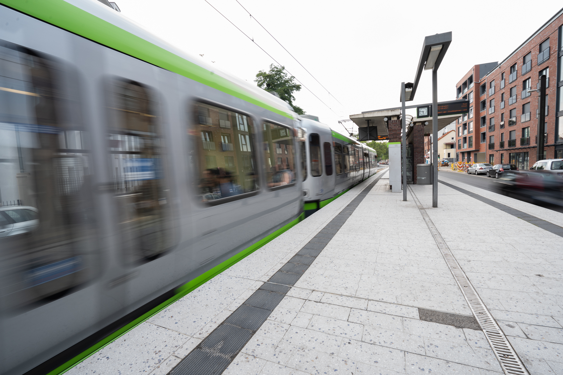 Tram - Exklusive Dachgeschosswohnung mit Einbauküche zum Erstbezug