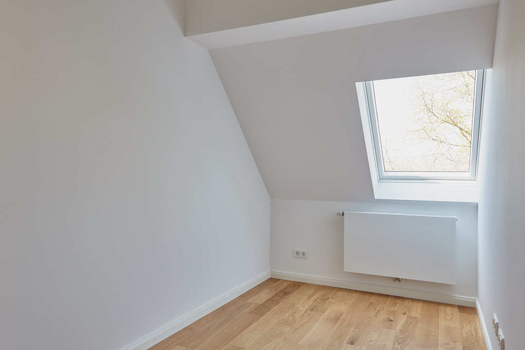 Schlafzimmer 2 - Exklusive Dachgeschosswohnung mit Einbauküche zum Erstbezug